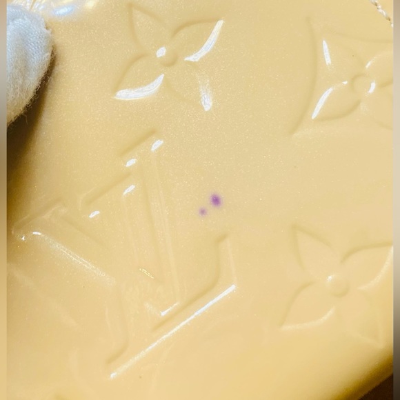 EUC Louis Vuitton Cream Envelope Carte de Visite Monogram Vernis Wallet - Picture 15 of 15